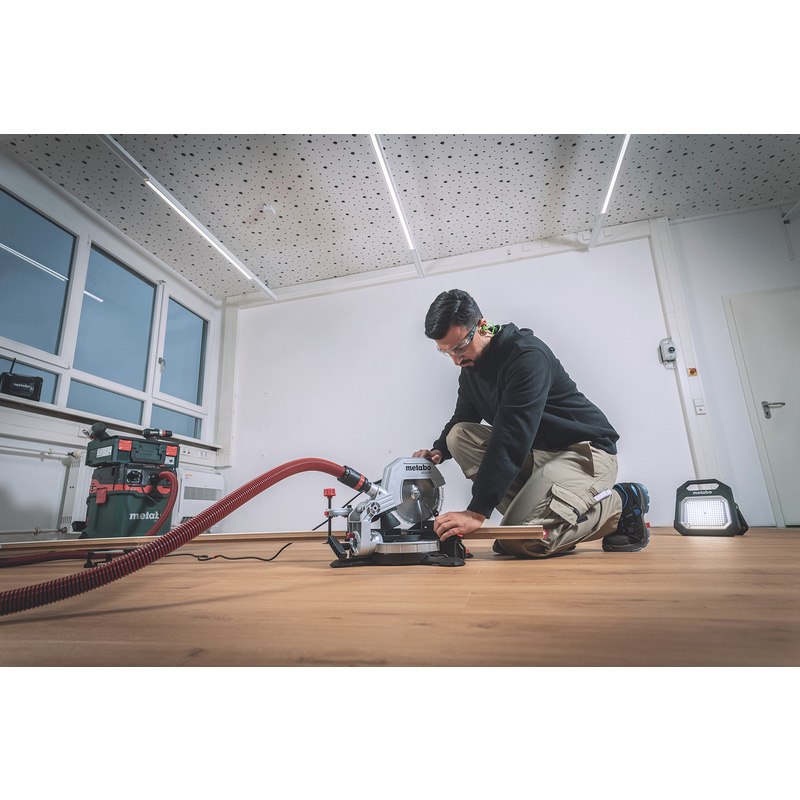 Metabo / Metabo KS 216 M afkort- en verstekzaag